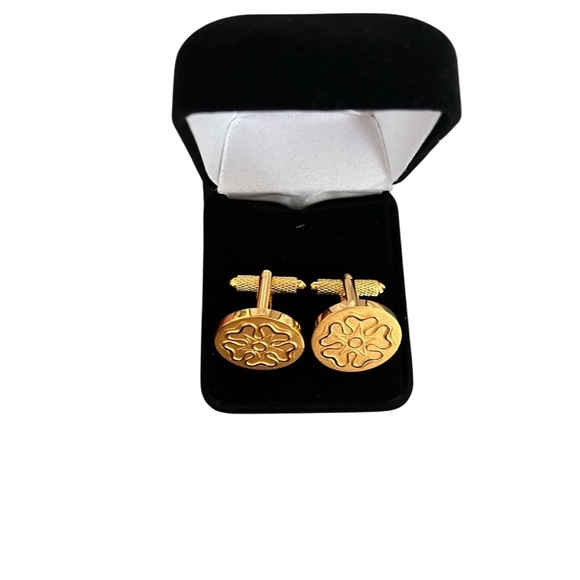 Gold Cuff Links in Black Velvet Box | Men’s Luxury Holiday Gift | OS - Picture 4 of 8